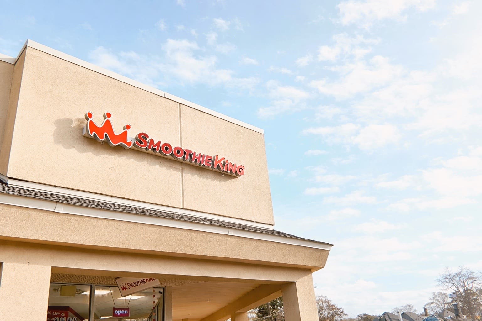 exterior of smoothie king at maywood mart in jackson ms
