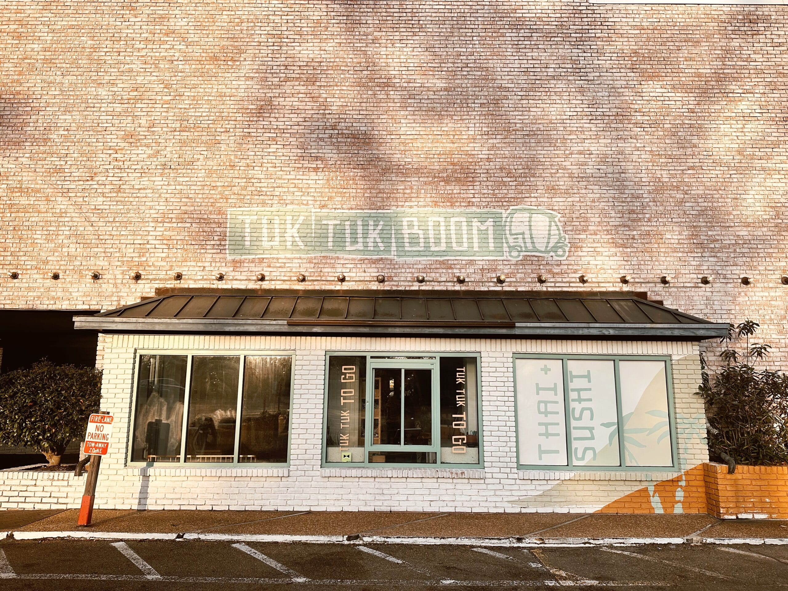 exterior of tuk tuk boom in jackson ms