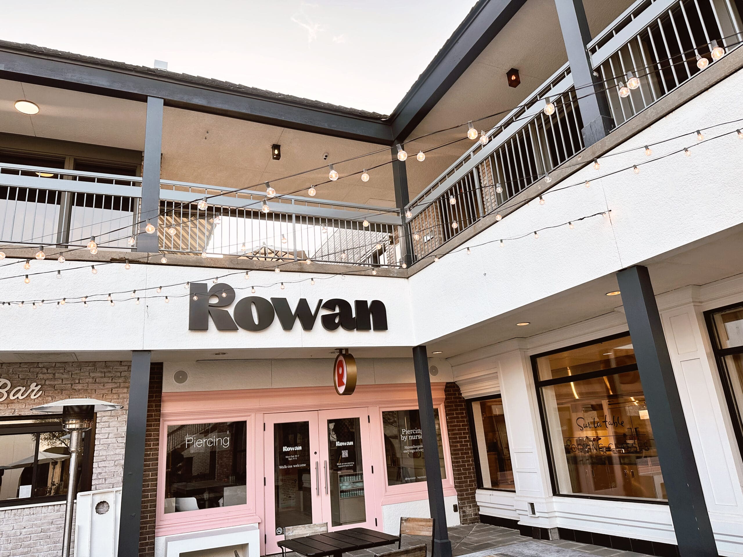 exterior of rowan at highland village in jackson, ms